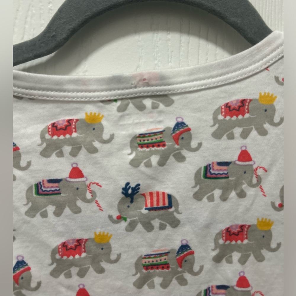 Roller Rabbit Long Sleeved Christmas Hathi top Size small - Picture 5 of 7
